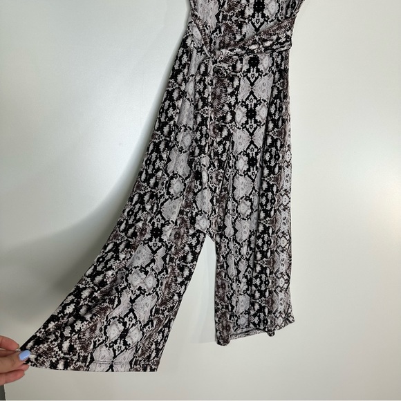 Nicole miller snakeskin print wide leg cropped jumpsuit size 6 - Picture 10 of 16